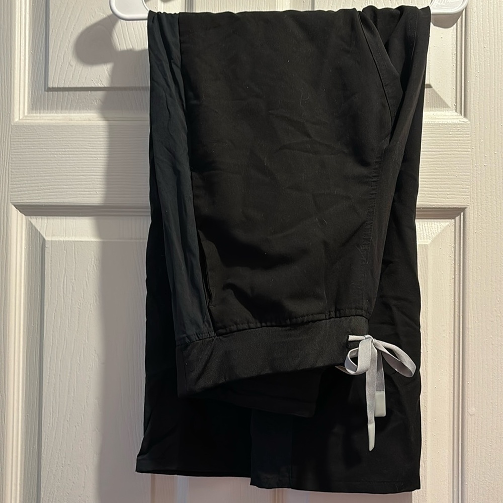 Excellent condition figs scrub pant